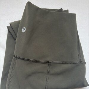 Lululemon Wunder Train High Rise Cropped Leggings in Size 4 and Color Olive EUC!